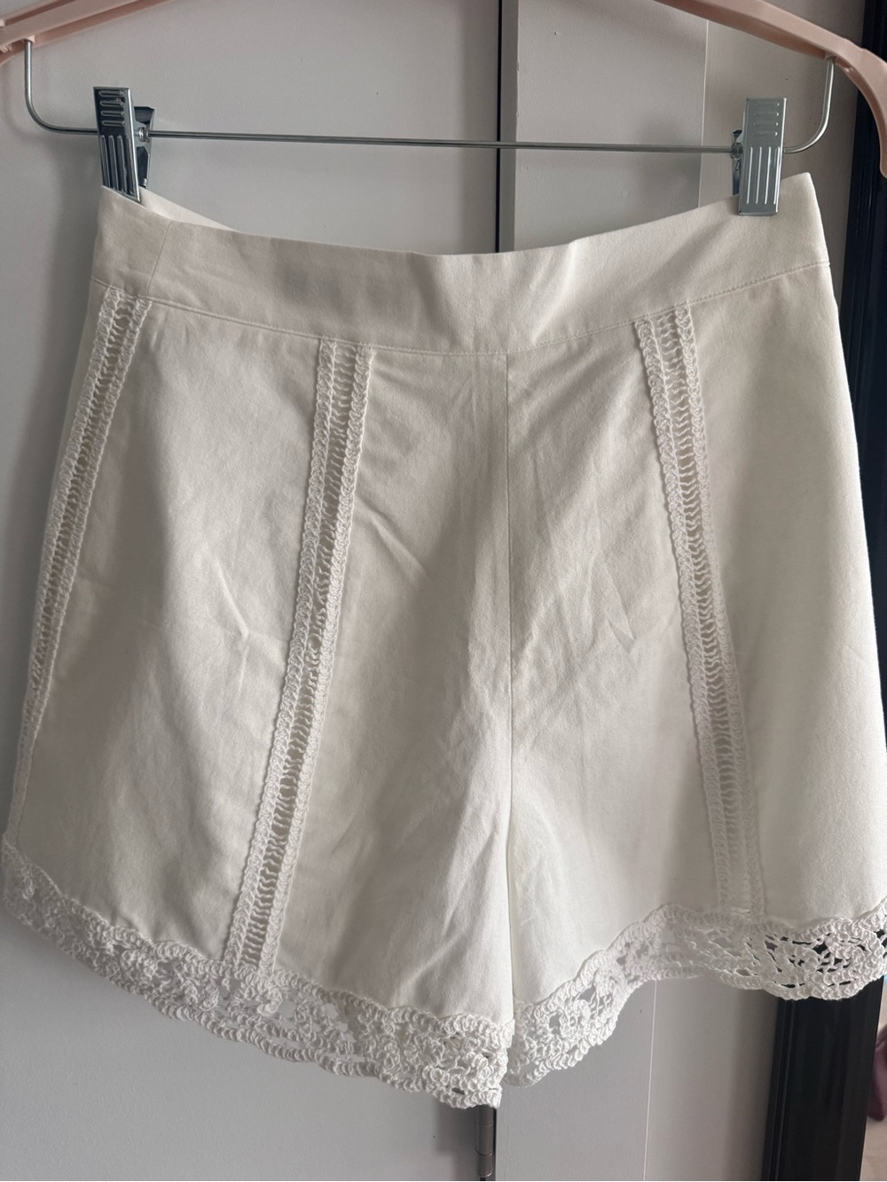 Zara White Crochet Lace Trim Shorts Size S - Worn Once - Picture 2 of 3